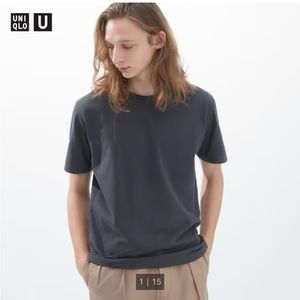 Uniqlo Crew Neck T-shirt 🌚